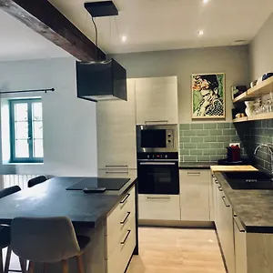 https://bel-appartement-cosy-au-coeur-du-beaujolais.hotels-rhonealpes.com